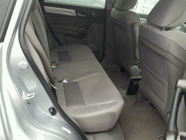 JHLRE4H40BC006988 - 2011 HONDA CR-V SE SILVER photo 6