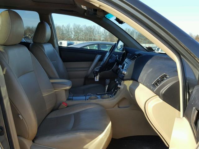 5TDBK3EH0CS102287 - 2012 TOYOTA HIGHLANDER GRAY photo 5