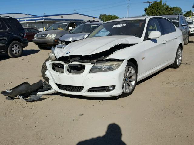 WBAPH5C54BA440941 - 2011 BMW 328 I SULE WHITE photo 2