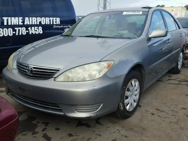 4T1BE32K35U962993 - 2005 TOYOTA CAMRY LE GRAY photo 2