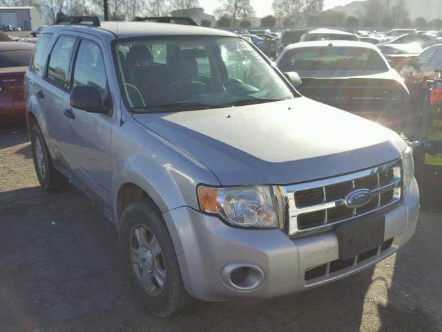 1FMCU02Z68KA63676 - 2008 FORD ESCAPE XLS SILVER photo 1