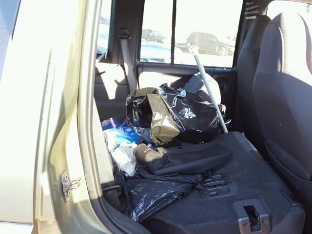 1J4GK38K43W561510 - 2003 JEEP LIBERTY RE GREEN photo 6