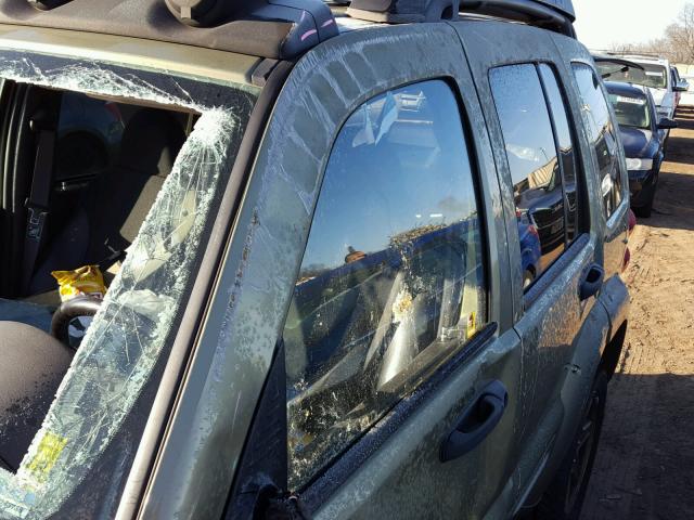 1J4GK38K43W561510 - 2003 JEEP LIBERTY RE GREEN photo 9