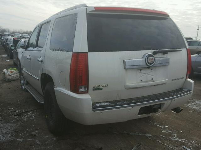 1GYS4BEFXBR270013 - 2011 CADILLAC ESCALADE L WHITE photo 3