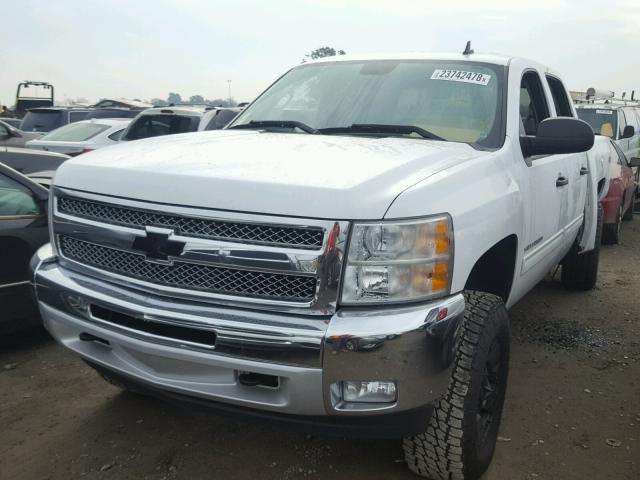 3GCUKSE23DG199838 - 2013 CHEVROLET SILVERADO WHITE photo 2