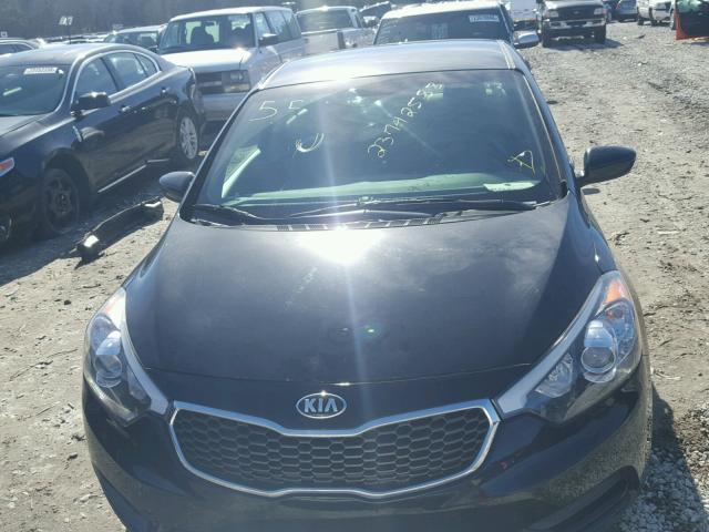 KNAFK4A62F5379719 - 2015 KIA FORTE LX BLACK photo 9