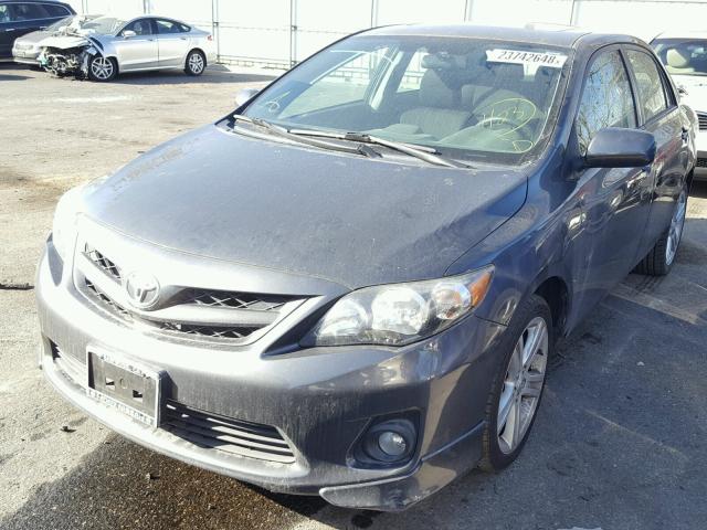 2T1BU4EE8DC018556 - 2013 TOYOTA COROLLA BA CHARCOAL photo 2