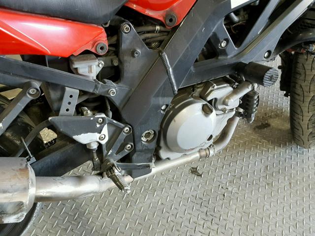 JS1VP53A362102001 - 2006 SUZUKI SV650 RED photo 9