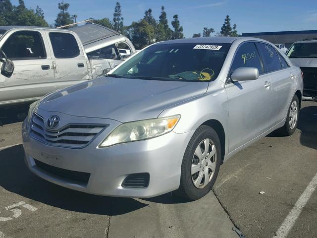 4T4BF3EKXAR075447 - 2010 TOYOTA CAMRY BASE SILVER photo 2
