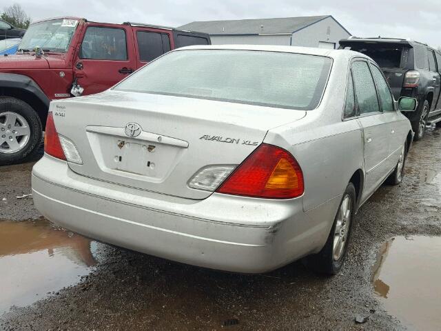 4T1BF28B82U252403 - 2002 TOYOTA AVALON XL SILVER photo 4