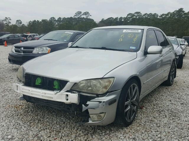 JTHBD192720034445 - 2002 LEXUS IS 300 SILVER photo 2