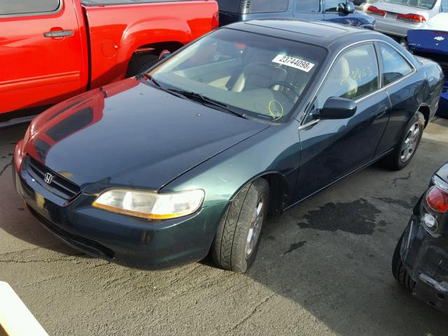 1HGCG2259YA020073 - 2000 HONDA ACCORD EX GREEN photo 2