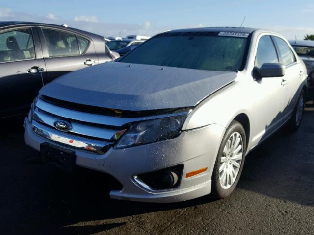 3FADP0L36AR229082 - 2010 FORD FUSION HYB SILVER photo 2