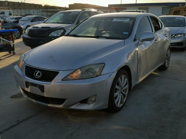 JTHCK262472011642 - 2007 LEXUS IS 250 SILVER photo 2