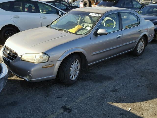 JN1CA31D9YT704160 - 2000 NISSAN MAXIMA GLE GRAY photo 2