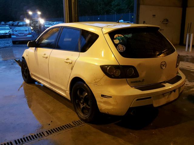 JM1BK143871638711 - 2007 MAZDA 3 HATCHBAC WHITE photo 3