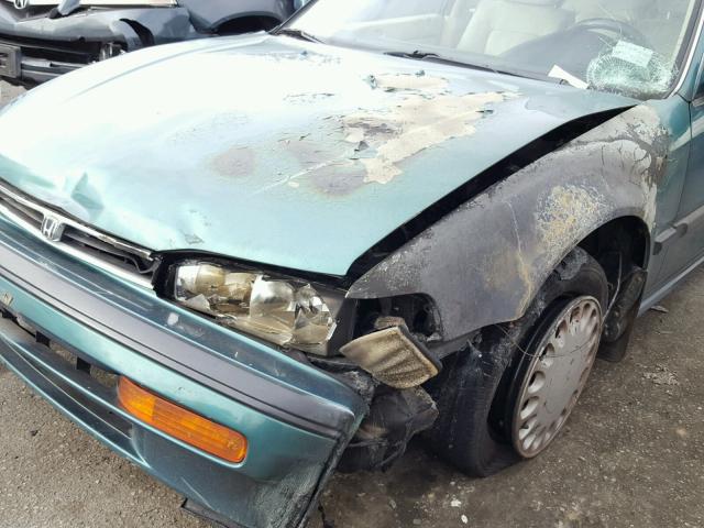 1HGCB9757PA004713 - 1993 HONDA ACCORD LX GREEN photo 9