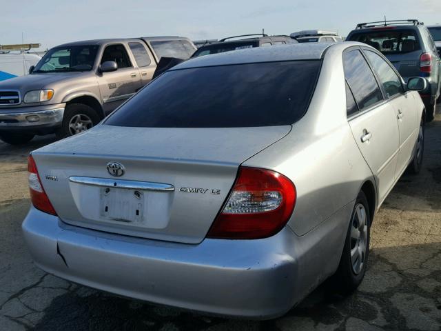 JTDBE32K420026324 - 2002 TOYOTA CAMRY LE GRAY photo 4