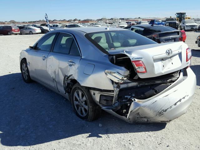 4T1BF3EKXBU734431 - 2011 TOYOTA CAMRY BASE SILVER photo 3