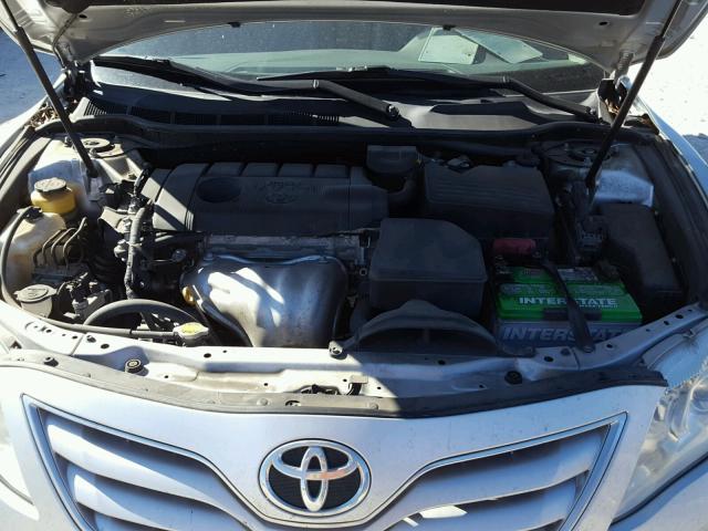 4T1BF3EKXBU734431 - 2011 TOYOTA CAMRY BASE SILVER photo 7