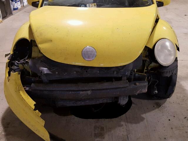 3VWCD21C72M458136 - 2002 VOLKSWAGEN NEW BEETLE YELLOW photo 7