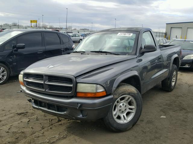 1B7FL16X62S719143 - 2002 DODGE DAKOTA BAS GRAY photo 2