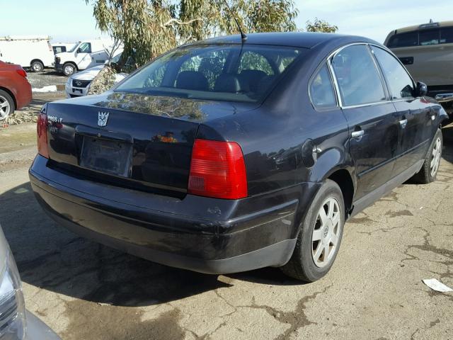 WVWMA23B2YP342091 - 2000 VOLKSWAGEN PASSAT GLS BLACK photo 4