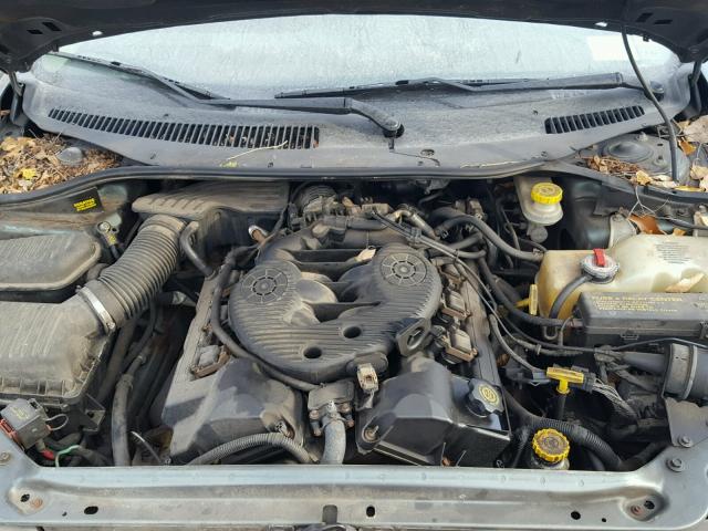 2C3HD46RX2H117267 - 2002 CHRYSLER CONCORDE L GREEN photo 7