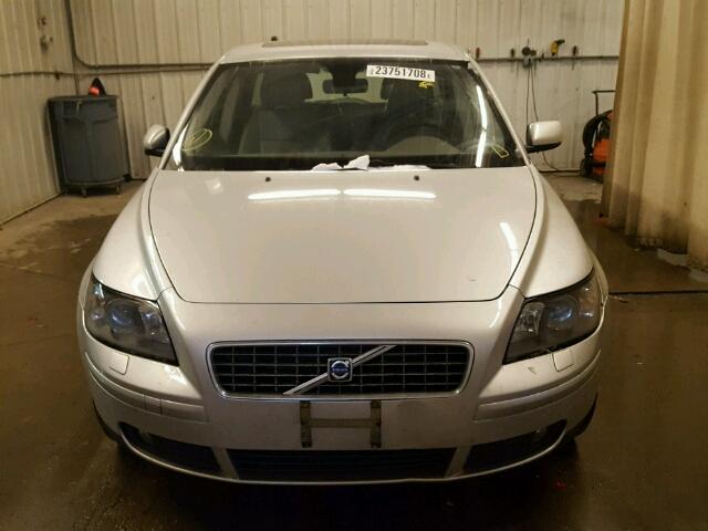 YV1MJ682862204348 - 2006 VOLVO V50 T5 SILVER photo 9