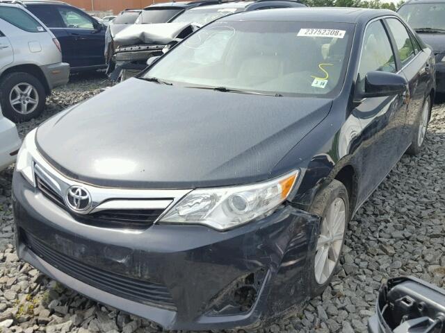 4T1BK1FK8DU528350 - 2013 TOYOTA CAMRY SE BLACK photo 2