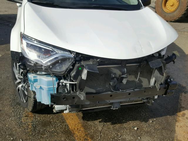 JTMZFREV6GD091163 - 2016 TOYOTA RAV4 LE WHITE photo 9