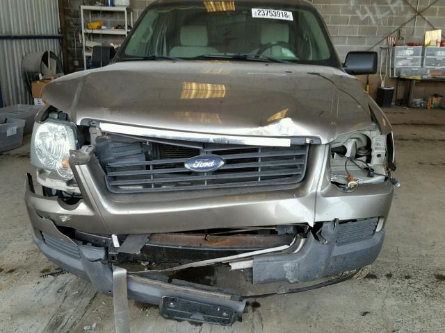 1FMEU62E66UA36715 - 2006 FORD EXPLORER X GOLD photo 9