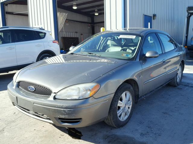 1FAHP56S04G120792 - 2004 FORD TAURUS SEL GRAY photo 2