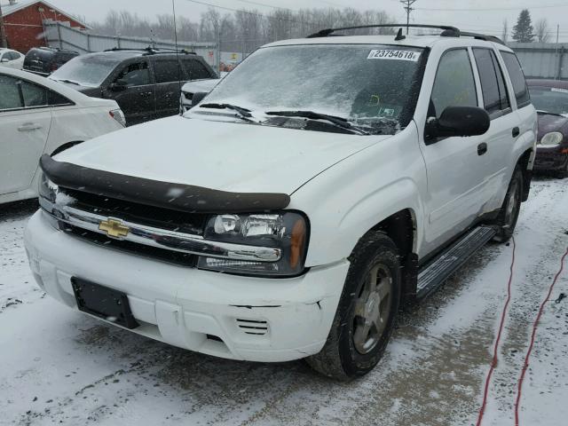 1GNDT13S962234668 - 2006 CHEVROLET TRAILBLAZE WHITE photo 2