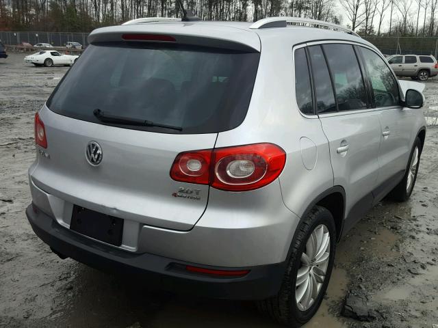 WVGBV75N59W525424 - 2009 VOLKSWAGEN TIGUAN SE GRAY photo 4