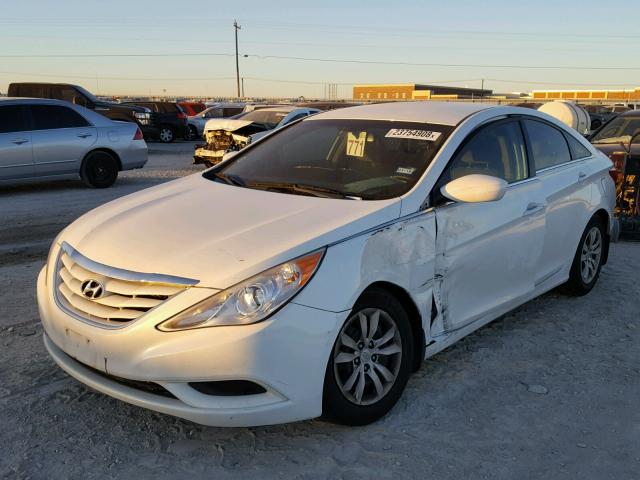 5NPEB4AC5CH415063 - 2012 HYUNDAI SONATA GLS WHITE photo 2