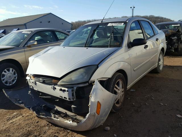 1FAFP34Z93W236444 - 2003 FORD FOCUS SE C SILVER photo 2