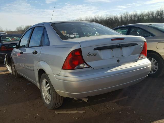 1FAFP34Z93W236444 - 2003 FORD FOCUS SE C SILVER photo 3