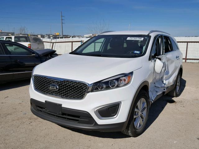 5XYPG4A30HG239175 - 2017 KIA SORENTO LX WHITE photo 2