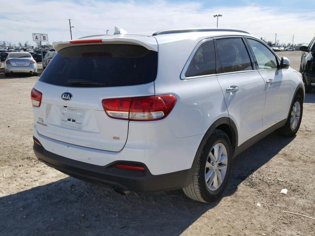 5XYPG4A30HG239175 - 2017 KIA SORENTO LX WHITE photo 4