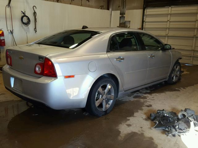 1G1ZC5EU9CF305627 - 2012 CHEVROLET MALIBU 1LT 银色 照片 4