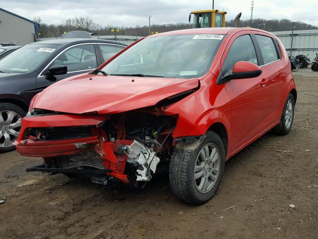 1G1JC6SH1F4102922 - 2015 CHEVROLET SONIC LT RED photo 2