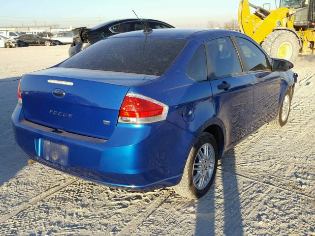 1FAHP3FN4AW247917 - 2010 FORD FOCUS SE BLUE photo 4