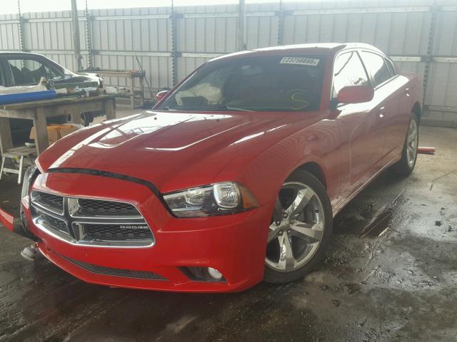 2C3CDXHG6CH125780 - 2012 DODGE CHARGER SX RED photo 2