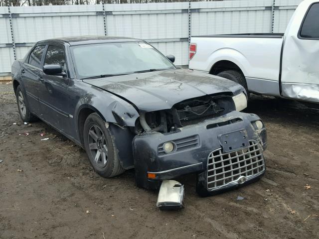 2C3JA53G55H543911 - 2005 CHRYSLER 300 TOURIN BLACK photo 1