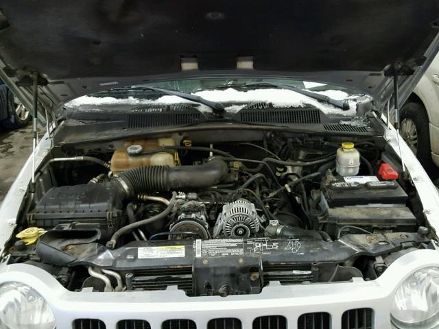 1J4GL48K75W622578 - 2005 JEEP LIBERTY SP SILVER photo 7