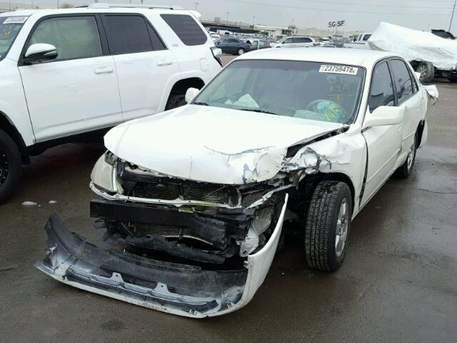 4T1BF28B7YU083483 - 2000 TOYOTA AVALON XL WHITE photo 2