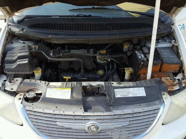 2C8GP64L42R567160 - 2002 CHRYSLER TOWN & COU WHITE photo 7