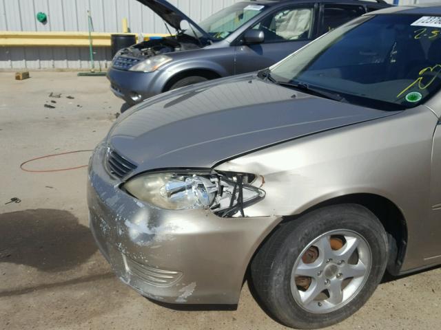 4T1BE32K65U092494 - 2005 TOYOTA CAMRY LE GOLD photo 9