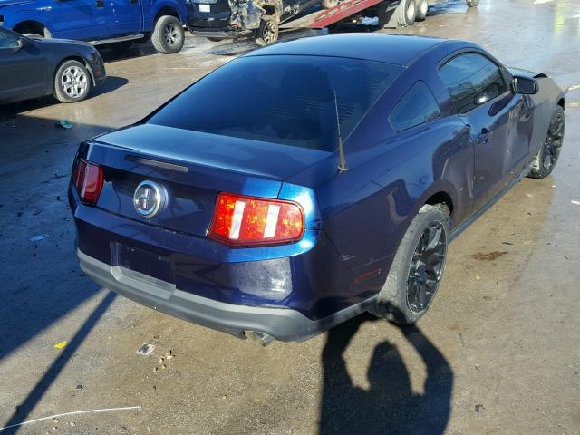 1ZVBP8AM6C5239822 - 2012 FORD MUSTANG BLUE photo 4